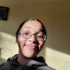 Meet your Posher, Leah